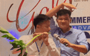 Tài thổi sáo bằng cuống lá đu đủ của chàng sinh viên giỏi Bách khoa Tài thổi sáo bằng cuống lá đu đủ của chàng sinh viên giỏi Bách khoa
