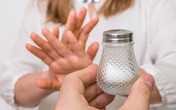Bí quyết 'hạ huyết áp' siêu hiệu quả của người Nhật, các bác sĩ tim mạch cũng khuyến cáo để giúp kéo dài tuổi thọ Bí quyết 'hạ huyết áp' siêu hiệu quả của người Nhật, các bác sĩ tim mạch cũng khuyến cáo để giúp kéo dài tuổi thọ