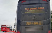 Đang mở cốp xe, phụ xe khách bị xe container đâm tử vong Đang mở cốp xe, phụ xe khách bị xe container đâm tử vong
