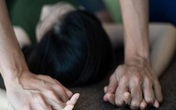 Nhói lòng người mẹ của nữ sinh nghi bị nhóm bạn hiếp dâm lúc say rồi phát tán clip Nhói lòng người mẹ của nữ sinh nghi bị nhóm bạn hiếp dâm lúc say rồi phát tán clip