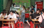 Dịch COVID-19 có nguy cơ bùng phát, hàng ăn, quán giải khát vẫn không phòng dịch Dịch COVID-19 có nguy cơ bùng phát, hàng ăn, quán giải khát vẫn không phòng dịch