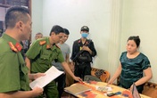 Triệt phá đường dây cho vay nặng lãi hàng tỉ đồng do hai "quý bà" cầm đầu Triệt phá đường dây cho vay nặng lãi hàng tỉ đồng do hai "quý bà" cầm đầu