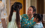 Trưa nắng như đổ lửa, mẹ tôi mặc quần ống thấp ống cao đi thăm con cháu, nhìn món đồ bà khệ nệ mang mà tôi rơi nước mắt Trưa nắng như đổ lửa, mẹ tôi mặc quần ống thấp ống cao đi thăm con cháu, nhìn món đồ bà khệ nệ mang mà tôi rơi nước mắt