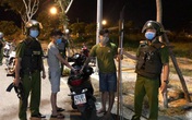 Cảnh sát nổ súng bắt 2 thanh niên đem dao phóng lợn “hưởng ứng” đồng bọn Cảnh sát nổ súng bắt 2 thanh niên đem dao phóng lợn “hưởng ứng” đồng bọn