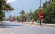 Thị trấn dưới chân đèo Hải Vân vắng lặng trong những ngày thực hiện giãn cách xã hội Thị trấn dưới chân đèo Hải Vân vắng lặng trong những ngày thực hiện giãn cách xã hội