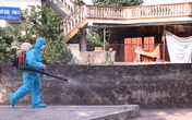 Cận cảnh phong tỏa “nội bất xuất, ngoại bất nhập” ở nơi có 7 ca mắc COVID-19 tại Hà Nội Cận cảnh phong tỏa “nội bất xuất, ngoại bất nhập” ở nơi có 7 ca mắc COVID-19 tại Hà Nội