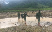 Chống dịch giữa mưa rừng biên giới Chống dịch giữa mưa rừng biên giới