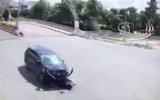 Ô tô đâm trực diện người đàn ông đi xe máy văng xa cả chục mét giữa ngã tư, hiện trường khiến tất cả bàng hoàng Ô tô đâm trực diện người đàn ông đi xe máy văng xa cả chục mét giữa ngã tư, hiện trường khiến tất cả bàng hoàng