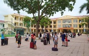 8 học sinh ở Bắc Giang mắc COVID-19, gần 800 thầy trò mang hành lý đi cách ly tập trung 8 học sinh ở Bắc Giang mắc COVID-19, gần 800 thầy trò mang hành lý đi cách ly tập trung