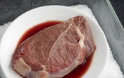 Góc giải ngố: 90% chị em chưa biết rã đông thịt đúng cách, làm thịt bị hao hụt hết protein Góc giải ngố: 90% chị em chưa biết rã đông thịt đúng cách, làm thịt bị hao hụt hết protein