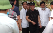 Khởi tố, bắt tạm giam chủ nhà bắn chết 2 người trước cổng Khởi tố, bắt tạm giam chủ nhà bắn chết 2 người trước cổng