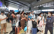 Gần 80.000 hành khách lưu thông mỗi ngày, Cảng hàng không quốc tế Nội Bài là điểm “nóng” nguy cơ dịch COVID-19 Gần 80.000 hành khách lưu thông mỗi ngày, Cảng hàng không quốc tế Nội Bài là điểm “nóng” nguy cơ dịch COVID-19
