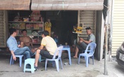 Nhiều quán vỉa hè tại Hà Nội vẫn ngang nhiên hoạt động dù đã có lệnh tạm dừng hoạt động Nhiều quán vỉa hè tại Hà Nội vẫn ngang nhiên hoạt động dù đã có lệnh tạm dừng hoạt động