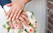 Hoãn cưới lên xuống chỉ vì "cô Vy" Hoãn cưới lên xuống chỉ vì "cô Vy"