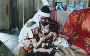 Tương lai mờ mịt của hai đứa trẻ nheo nhóc khi bố qua đời, mẹ lại mang bệnh nặng Tương lai mờ mịt của hai đứa trẻ nheo nhóc khi bố qua đời, mẹ lại mang bệnh nặng
