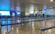 Khách bay từ TPHCM đến Hà Nội phải test nhanh COVID-19 ngay khi hạ cánh Khách bay từ TPHCM đến Hà Nội phải test nhanh COVID-19 ngay khi hạ cánh