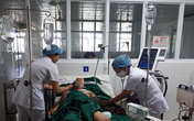 Mang hung khí đến nhà người khác “thách đấu”, một thanh niên bị chém chết Mang hung khí đến nhà người khác “thách đấu”, một thanh niên bị chém chết