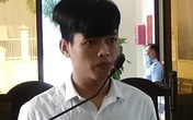 Chủ tọa đang tuyên án, bị cáo đá vào bục khai báo, đánh rớt micro Chủ tọa đang tuyên án, bị cáo đá vào bục khai báo, đánh rớt micro
