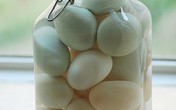 Kinh ngạc với cách dùng dấm gạo và trứng gà ta đánh bay bệnh ngoài da hay mắc mùa hè Kinh ngạc với cách dùng dấm gạo và trứng gà ta đánh bay bệnh ngoài da hay mắc mùa hè