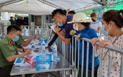 Hải Phòng: Tình cảnh ùn tắc chờ xét nghiệm âm tính ở các chốt kiểm soát dịch cơ bản được kiểm soát Hải Phòng: Tình cảnh ùn tắc chờ xét nghiệm âm tính ở các chốt kiểm soát dịch cơ bản được kiểm soát