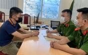 Đâm gục người đàn ông trước quán bar ở quận 1, bị bắt ở Hà Nội sau 4 năm lẩn trốn Đâm gục người đàn ông trước quán bar ở quận 1, bị bắt ở Hà Nội sau 4 năm lẩn trốn