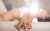 Giả vờ thăng hoa 'ân ái' gần 2 năm, cô vợ bàng hoàng khi phát hiện nhật ký của chồng cùng đoạn tin nhắn rùng rợn Giả vờ thăng hoa 'ân ái' gần 2 năm, cô vợ bàng hoàng khi phát hiện nhật ký của chồng cùng đoạn tin nhắn rùng rợn