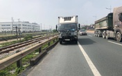 Va chạm với xe tải trên quốc lộ 1, người điều khiển xe máy tử vong tại chỗ Va chạm với xe tải trên quốc lộ 1, người điều khiển xe máy tử vong tại chỗ