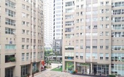 Cháu bé ở Hà Nội rơi từ tầng 11 chung cư xuống tử vong Cháu bé ở Hà Nội rơi từ tầng 11 chung cư xuống tử vong