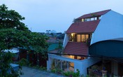 Nhà ngói với ba mái hiên trượt độc đáo ở Nghệ An Nhà ngói với ba mái hiên trượt độc đáo ở Nghệ An