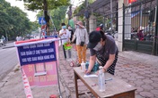 Các chợ Hà Nội đồng loạt nâng cao mức kiểm soát người ra vào Các chợ Hà Nội đồng loạt nâng cao mức kiểm soát người ra vào