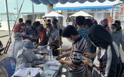 Người dân Sài Gòn đổ xô đi làm giấy xét nghiệm COVID-19 Người dân Sài Gòn đổ xô đi làm giấy xét nghiệm COVID-19
