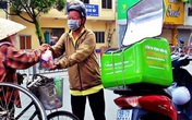 Đội xung kích đặc biệt: Giám đốc, xe ôm 'đua' nhau chuyển cơm phát thịt Đội xung kích đặc biệt: Giám đốc, xe ôm 'đua' nhau chuyển cơm phát thịt