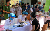 Tiêm vaccine và xét nghiệm diện rộng là “hai mũi chủ công” chống dịch của Hà Nội ngay lúc này Tiêm vaccine và xét nghiệm diện rộng là “hai mũi chủ công” chống dịch của Hà Nội ngay lúc này