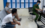 Thèm rượu, 2 thanh niên cả gan vượt "vùng xanh" ra ngoài mua Thèm rượu, 2 thanh niên cả gan vượt "vùng xanh" ra ngoài mua