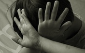 Nghi án bác họ xâm hại cháu gái 5 tuổi, bỏ xác ở ruộng lúa Nghi án bác họ xâm hại cháu gái 5 tuổi, bỏ xác ở ruộng lúa