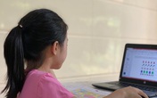 Giáo viên "lao tâm khổ tứ" chuẩn bị dạy trực tuyến cho học sinh lớp 1 Giáo viên "lao tâm khổ tứ" chuẩn bị dạy trực tuyến cho học sinh lớp 1