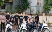 Lâu ngày không gặp, nhóm thanh thiếu niên Hà Nội phóng xe đánh võng, vượt chốt kiểm dịch Lâu ngày không gặp, nhóm thanh thiếu niên Hà Nội phóng xe đánh võng, vượt chốt kiểm dịch