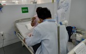 Niềm vui chiến thắng của những gia đình cả nhà là F0 ở trung tâm hồi sức tích cực Niềm vui chiến thắng của những gia đình cả nhà là F0 ở trung tâm hồi sức tích cực