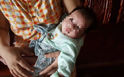 Hạnh phúc muộn của cặp vợ chồng có 2 con tử vong vì tai nạn được nhận nuôi bé gái bị bỏ rơi Hạnh phúc muộn của cặp vợ chồng có 2 con tử vong vì tai nạn được nhận nuôi bé gái bị bỏ rơi