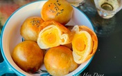 Hoa hậu Ngọc Hân làm bánh Trung thu nghìn lớp Hoa hậu Ngọc Hân làm bánh Trung thu nghìn lớp