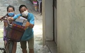 Người cha tật nguyền cõng con gái nhỏ bới rác mưu sinh gây xúc động nhiều năm trước bây giờ ra sao? Người cha tật nguyền cõng con gái nhỏ bới rác mưu sinh gây xúc động nhiều năm trước bây giờ ra sao?