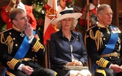 Hé lộ quan hệ căng thẳng giữa bà Camilla và em chồng Hé lộ quan hệ căng thẳng giữa bà Camilla và em chồng
