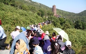 Biển người đổ về Yên Tử chiêm ngưỡng tượng Phật hoàng Trần Nhân Tông Biển người đổ về Yên Tử chiêm ngưỡng tượng Phật hoàng Trần Nhân Tông