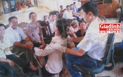 "Thần y" được mẹ ruột "nâng tầm" thành nhà ngoại cảm "Thần y" được mẹ ruột "nâng tầm" thành nhà ngoại cảm