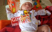 Bé sơ sinh sống sót kỳ diệu sau 13 giờ bị vùi trong rãnh đất Bé sơ sinh sống sót kỳ diệu sau 13 giờ bị vùi trong rãnh đất