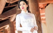 Lệ Quyên nhìn như nữ sinh trong trang phục áo dài Lệ Quyên nhìn như nữ sinh trong trang phục áo dài