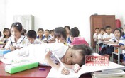 Lặng mình giấc mơ học tập dở dang của cô bé xương thủy tinh Lặng mình giấc mơ học tập dở dang của cô bé xương thủy tinh
