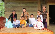 Giường, áo ấm và gạo đến với 5 em bé mồ côi lay lắt bên xóm núi Giường, áo ấm và gạo đến với 5 em bé mồ côi lay lắt bên xóm núi