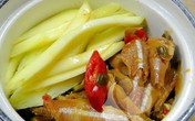 Cá cơm kho xoài ngon lạ Cá cơm kho xoài ngon lạ