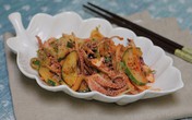Nộm bạch tuộc đưa đẩy bữa ăn Nộm bạch tuộc đưa đẩy bữa ăn